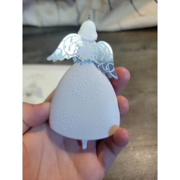 Hallmark 2012 angel of friendship ornament Xmas decor - Picture 5 of 6